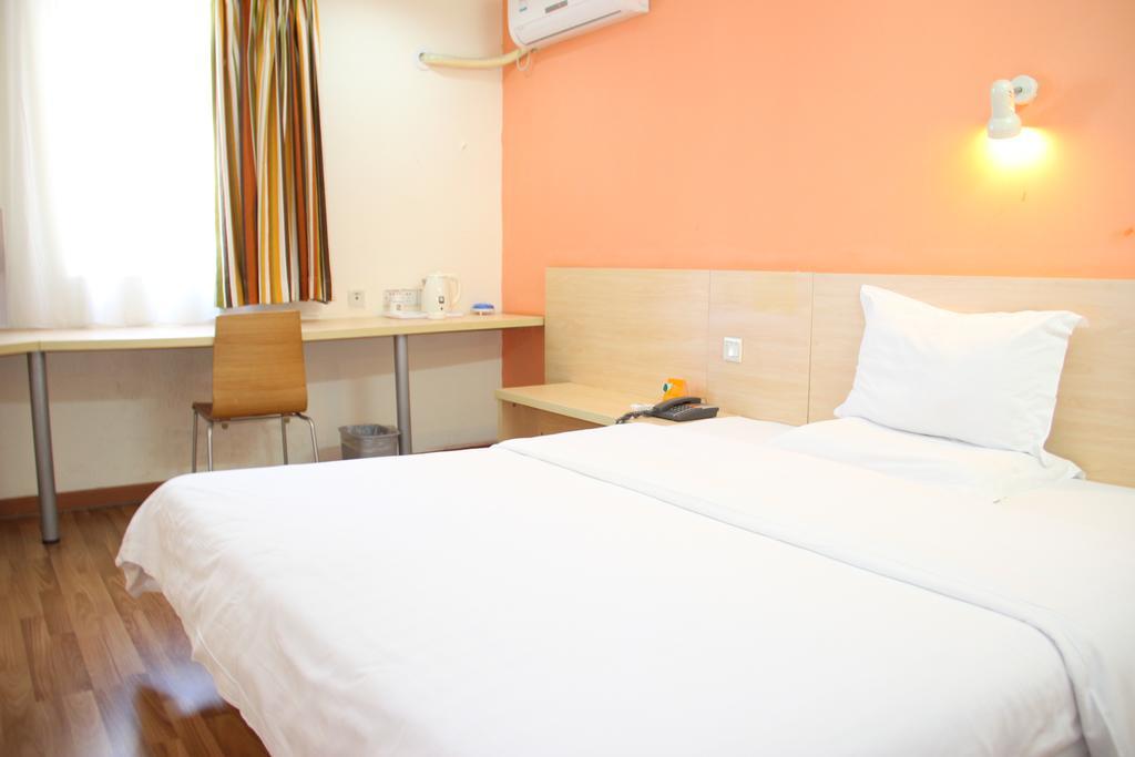 7Days Inn Guangzhou Gangding Longkou XI Road Гуанджоу Екстериор снимка